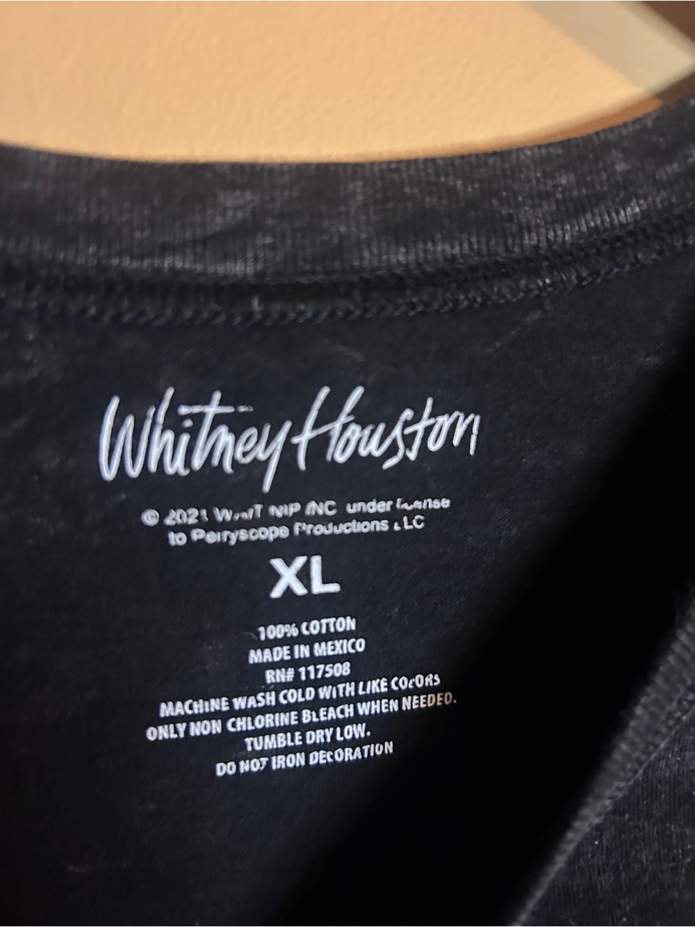 Whitney Graphic Muscle Tee in Black - I'm Every Woman acid washed xl - Picture 4 of 8